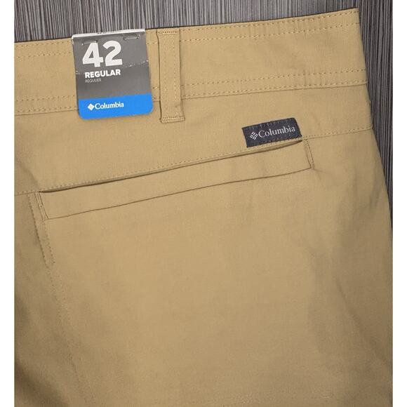 Columbia Men’s Omni Shade Beige Shorts Size 42x10 UPF Protection Omni Wick - Picture 6 of 7